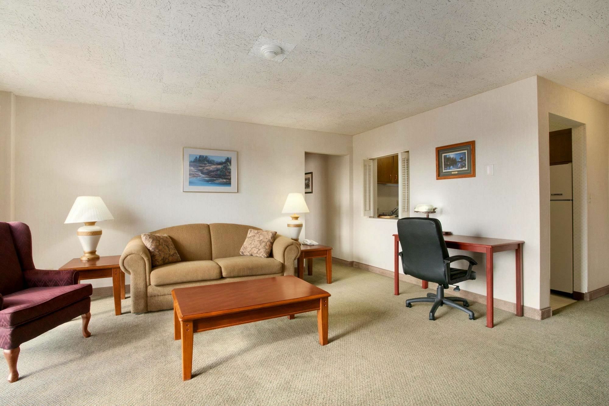 Hotel Clarion Pointe Rhinelander Downtown Exteriér fotografie